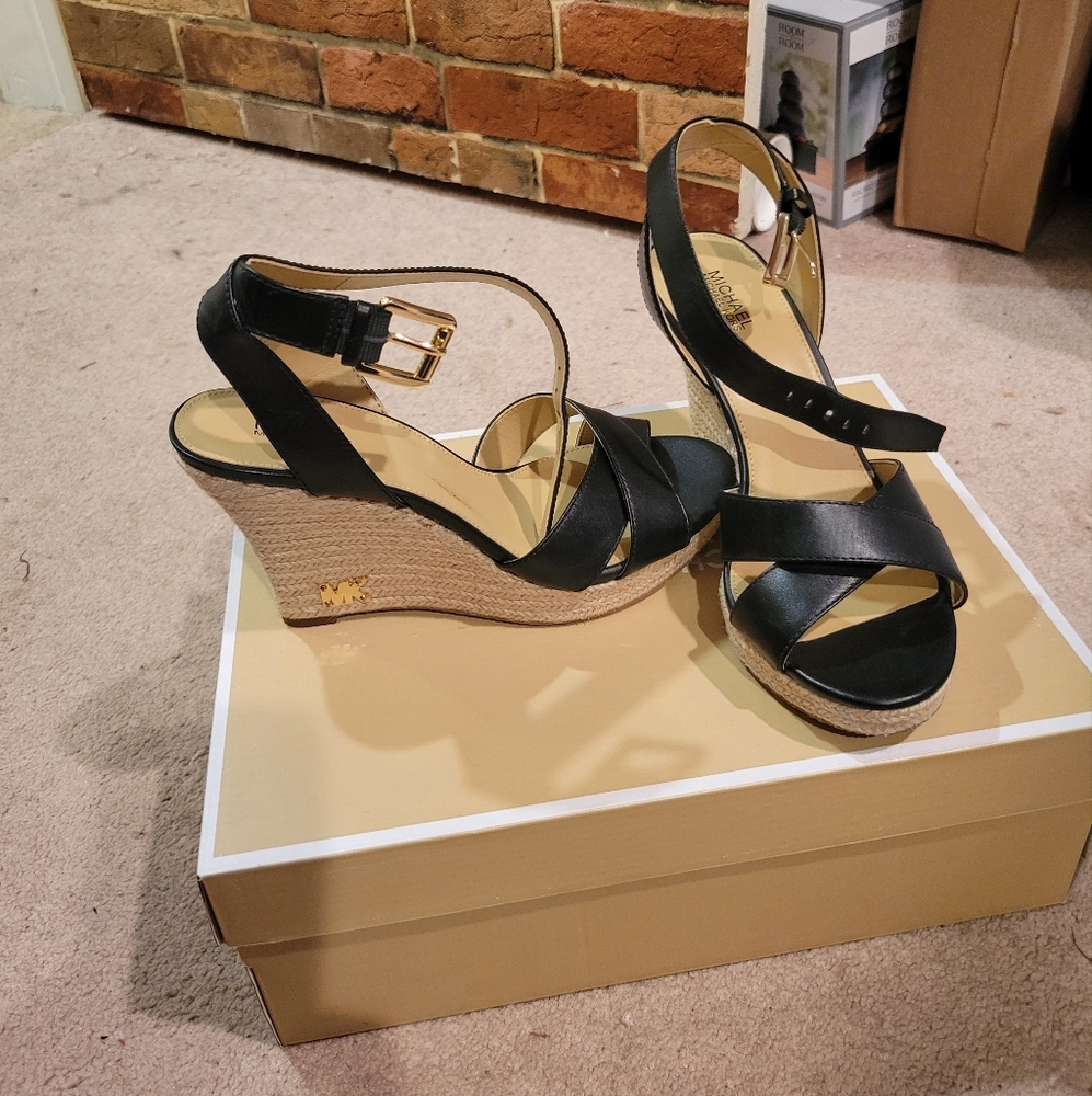 Michael Kors 6.5 Kami Sandals